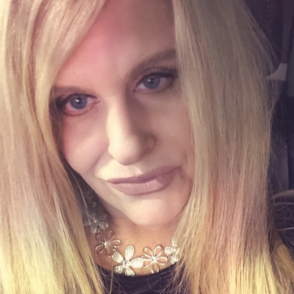 Meet your Posher, Laurie